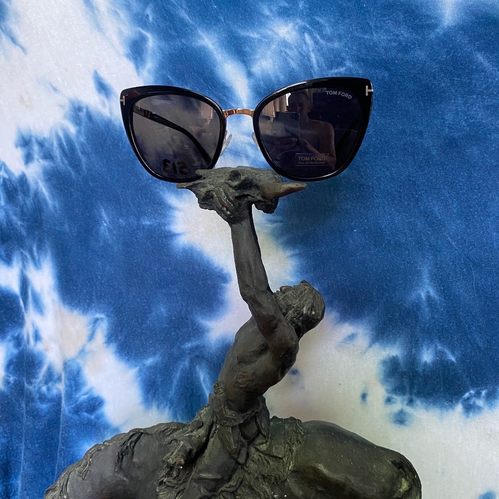 Tom Ford Simona TF717 01A Women’s Sunglasses – Black/Gold, Cat Eye, Made in Ital